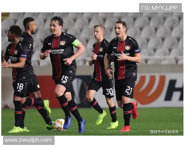 勒沃库森与尼斯近期比赛表现分析及战术对比探讨